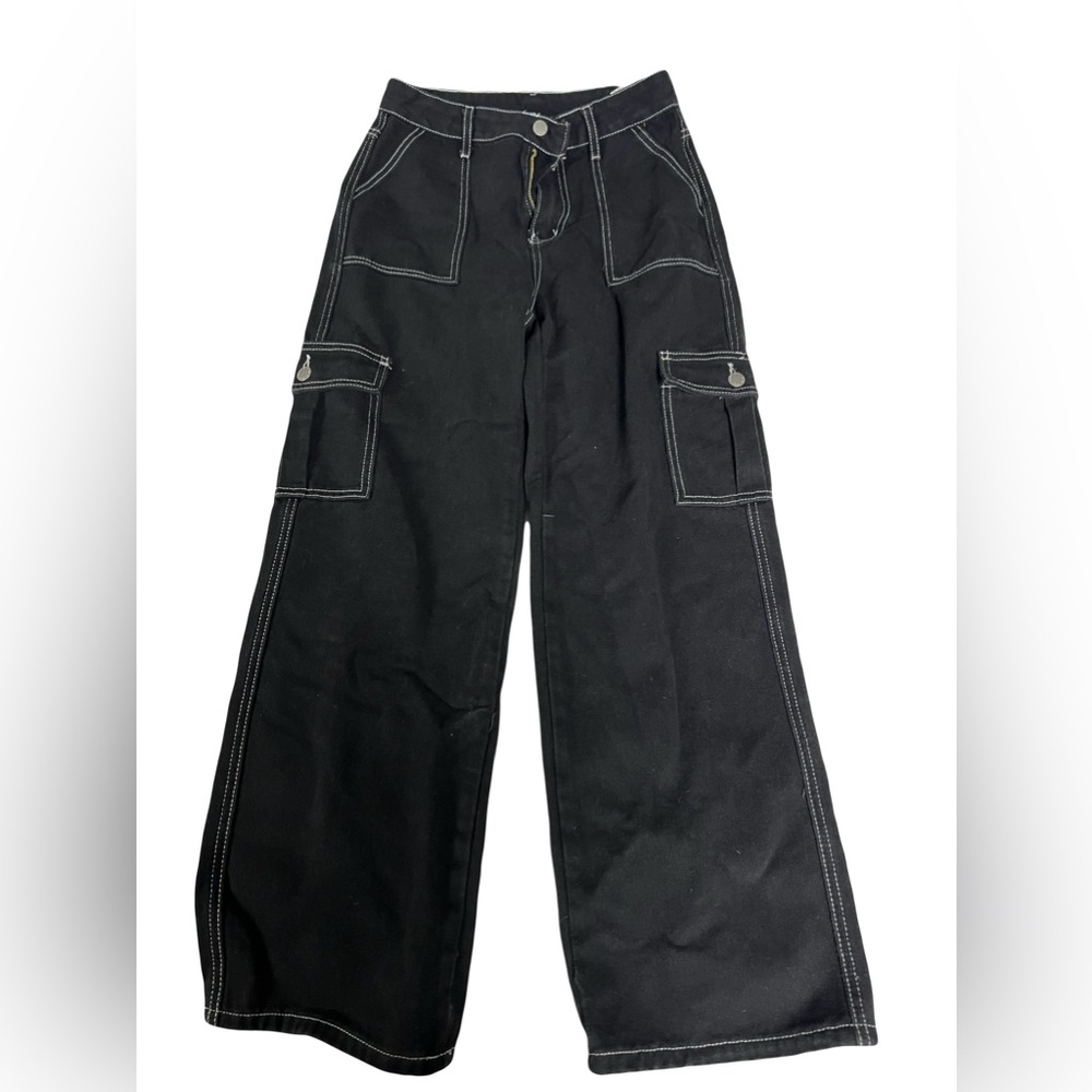 Black Wide-Leg Cargo Pants